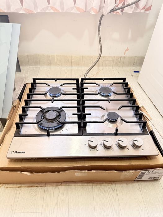 Продам газовую поверхность с доставкой отлично работает