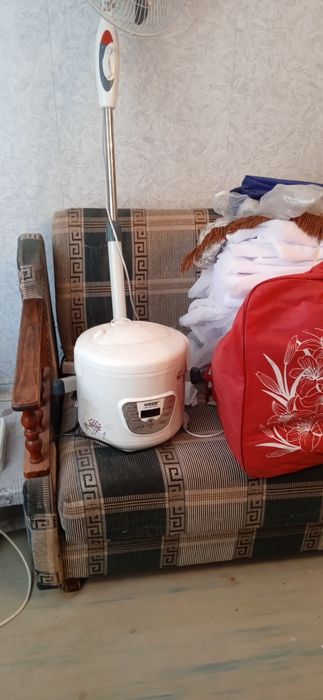 Диван и одно кресло ссср срочно