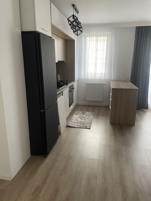 Inchiriez apartament