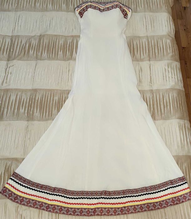 Стилизирана фолклорна рокля