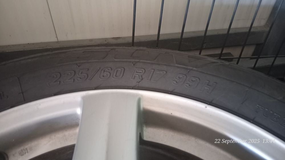 гуми с джанти  субару 225 60 17  DOT 24