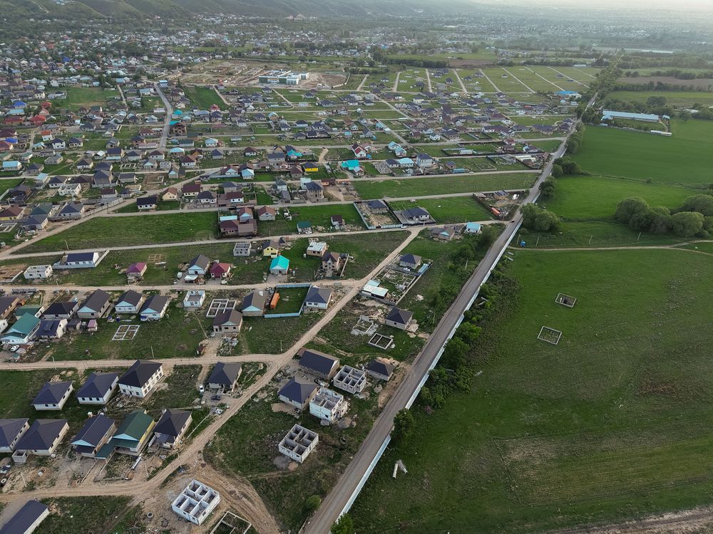 Продам 12 сотых участка делимых