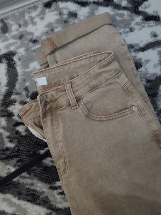 Продаються джинсы