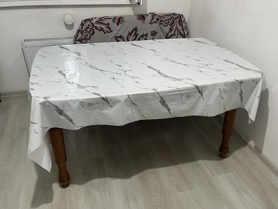 Стол со стульями