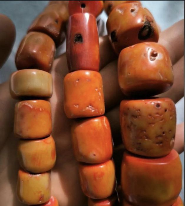 Антикварные коралловые бусы