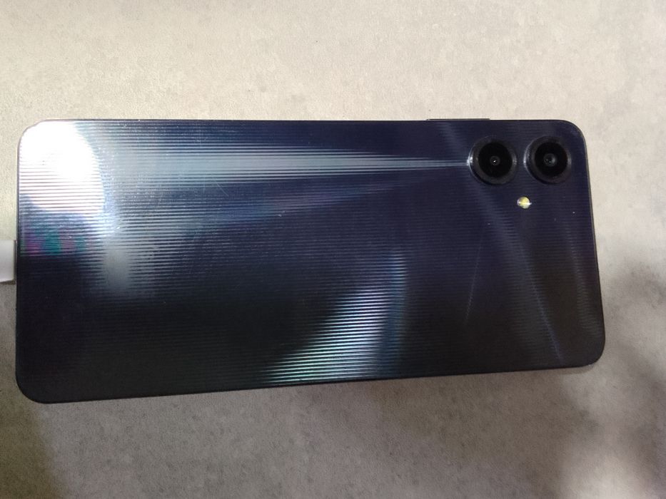 Samsung a06 4/128 ekran almashgan ishlashi yaxshi