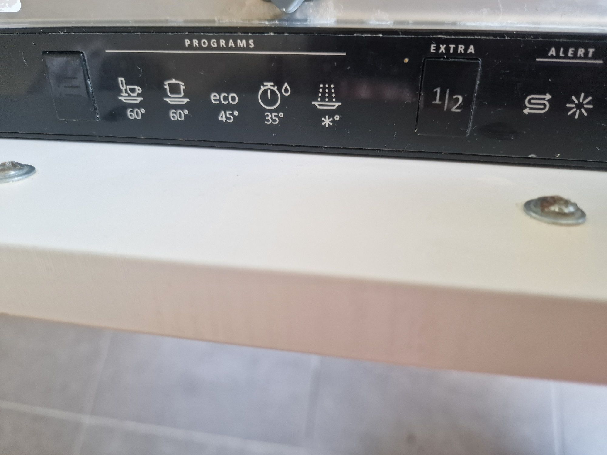 съдомоялна за вграждане Gorenje
Работи безпроблемно

Гр.София