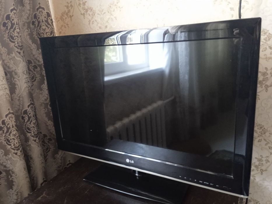 LG телевизор сотилади, яхши сакланган, кирилмаган, чизилмаган, экран
