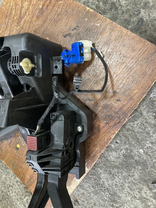 Fiat ducato 2012г 2.3jtd 130ks Комплект педали