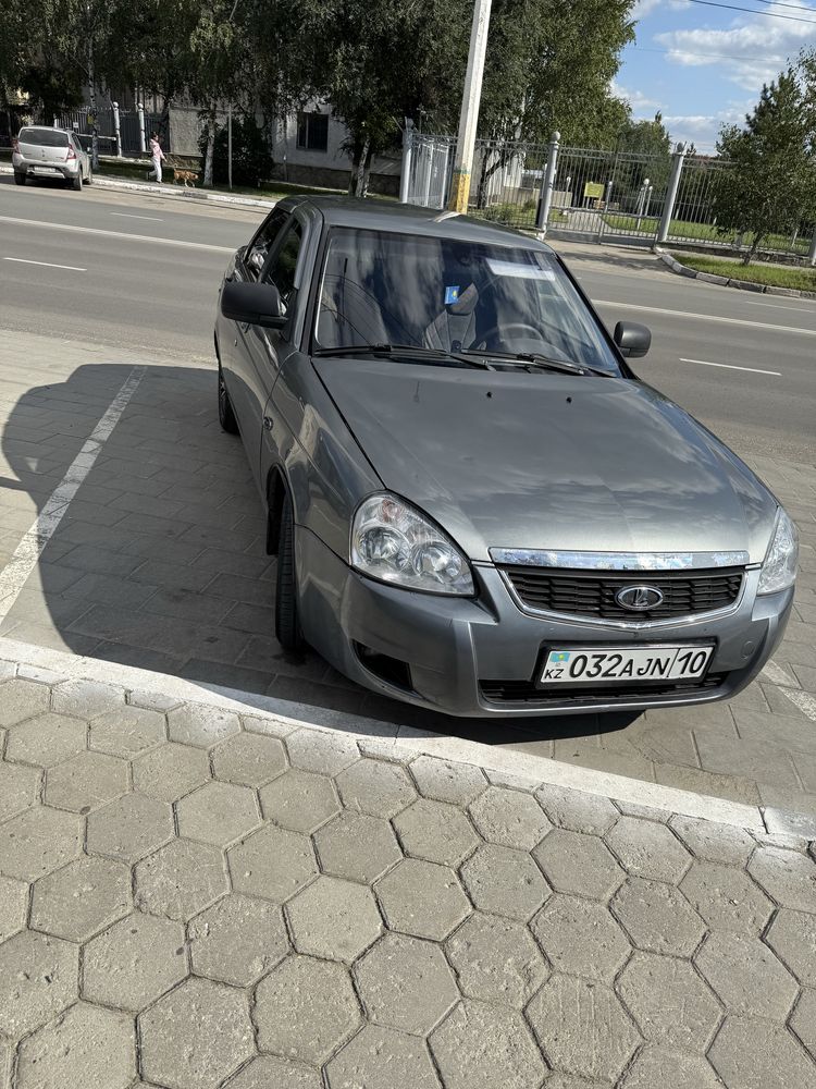 Продам приору 1 люкс