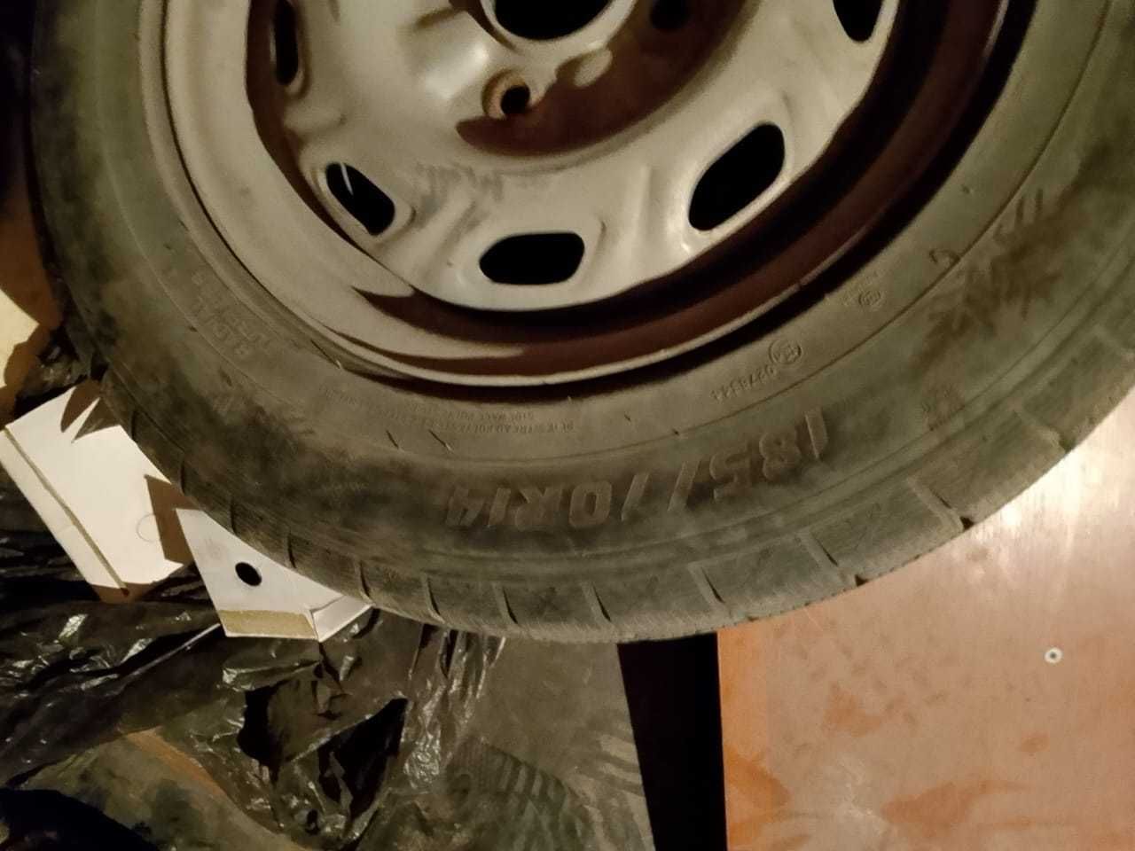 Зимние шины c дисками на Mitsubishi Space runner 185/70R14