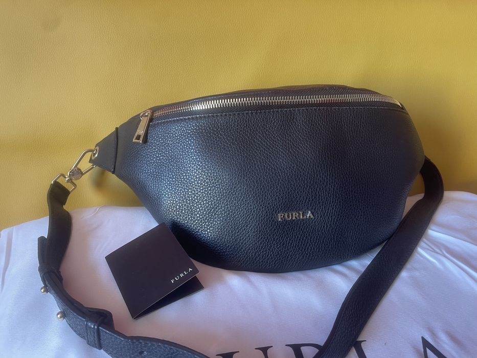 FURLA чанта през рамо