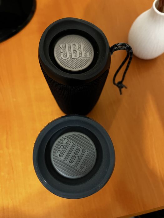 Vand 2 boxe jbl flip 5