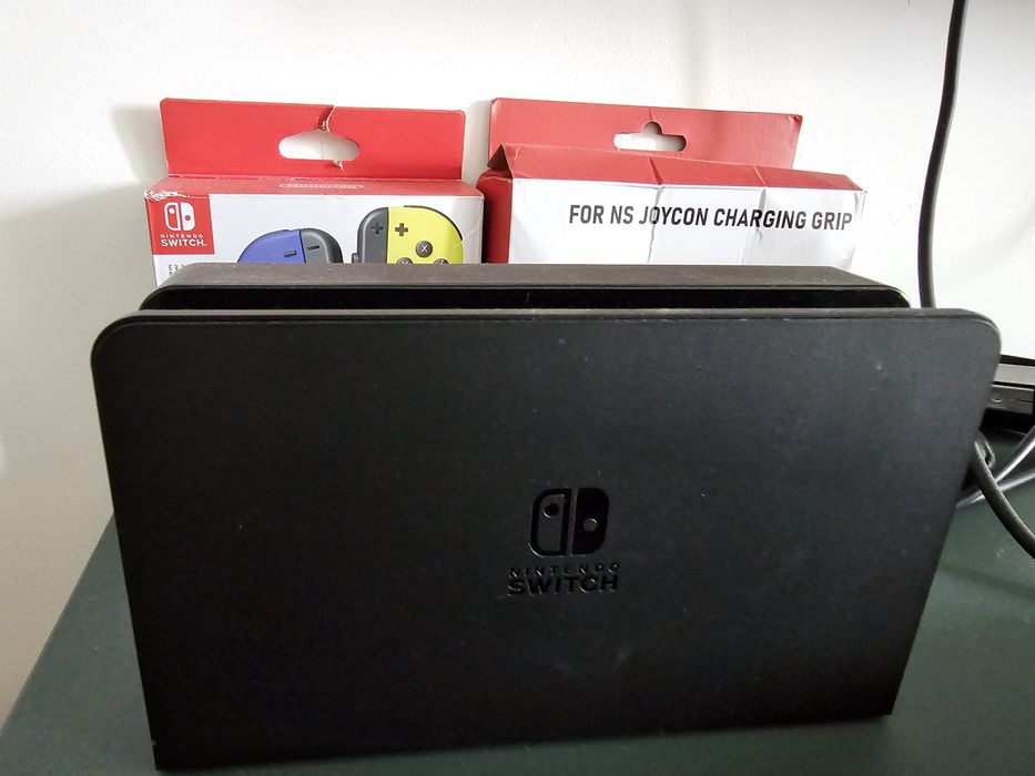 Nintendo Switch OLED – ca nou, garanție emag 2026 + multe accesorii
