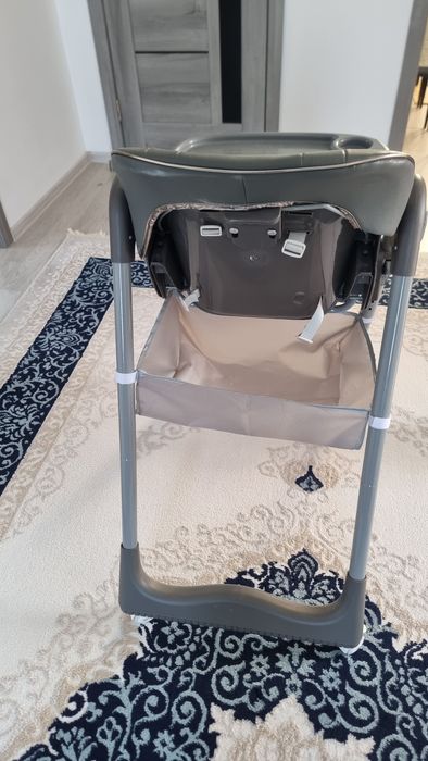 Детский сидение для кормления