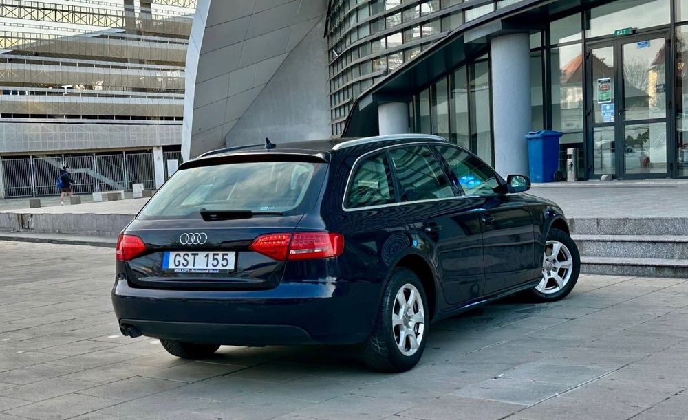 Audi a4 b8  2.0 143 automat 8+1