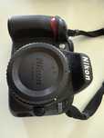 Vand Nikon D3100 Set complet cu doua obiective si carduri de memorie