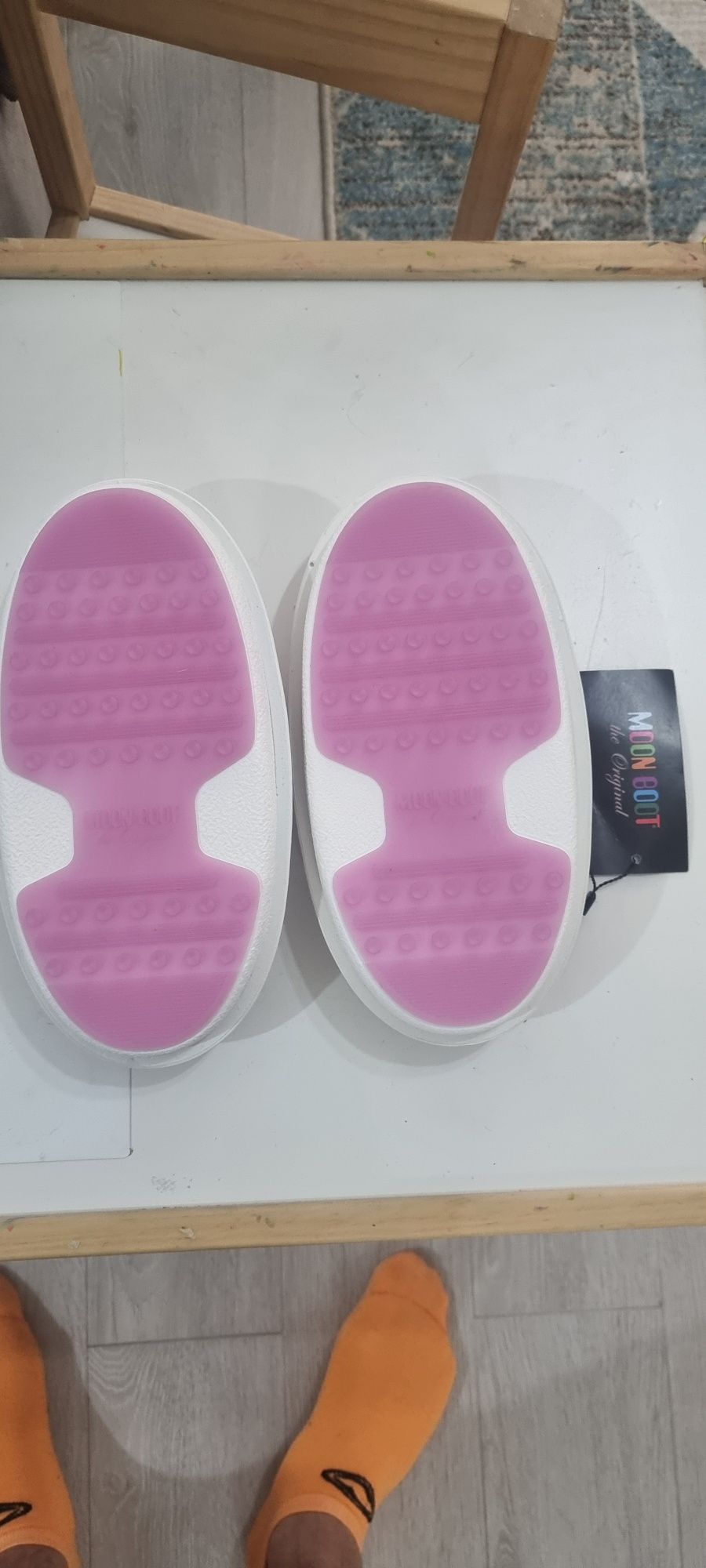 Șlapi Moon Boots