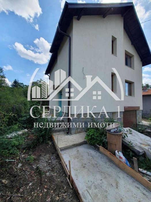 Продава се Къща в с. Саранци, Област София-област - 180 кв.м за 1389 €/кв.м - Снимка #3