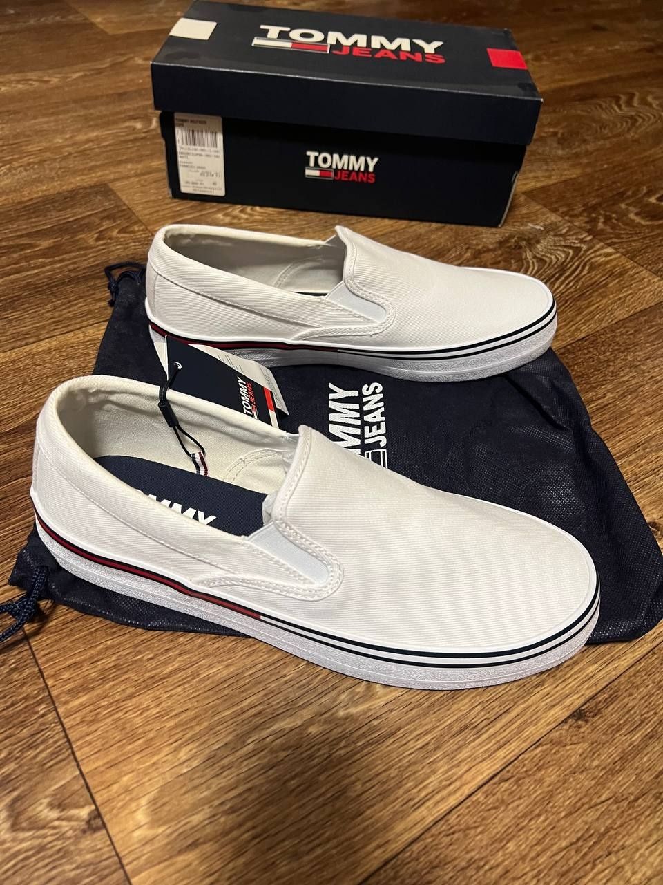 Слипоны от Tommy Hilfiger