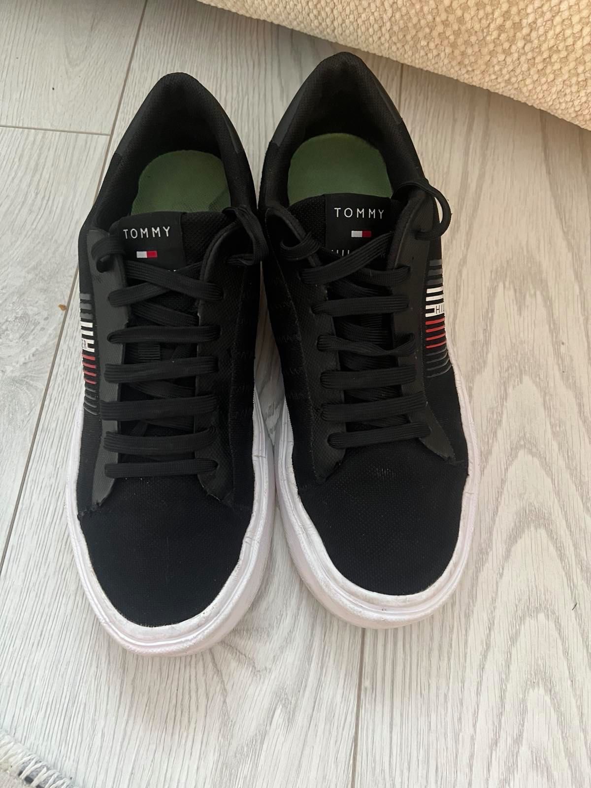 Tommy Hilfiger  Маратонки,Сникърси