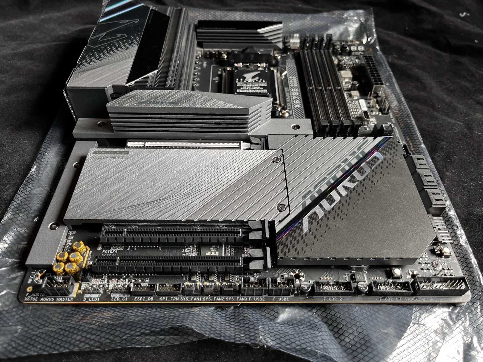 Дънна платка Gigabyte X670E Aorus Master AM5