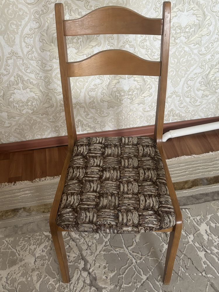 Стулья деревянные