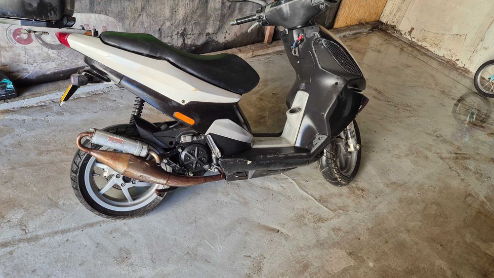 Scuter Piaggio NRG MC4 Power cu motor de 49cmc
