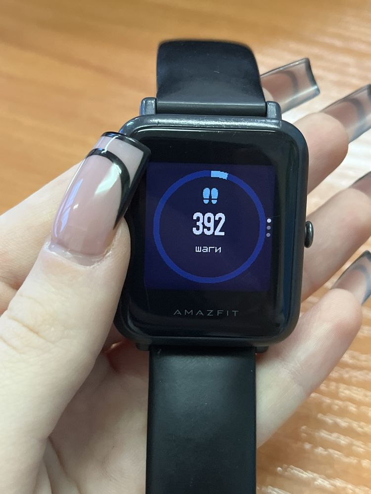 Продам электронные часы amazfit bip s