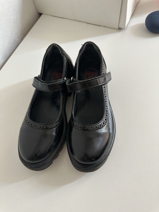 Продам детские туфли
