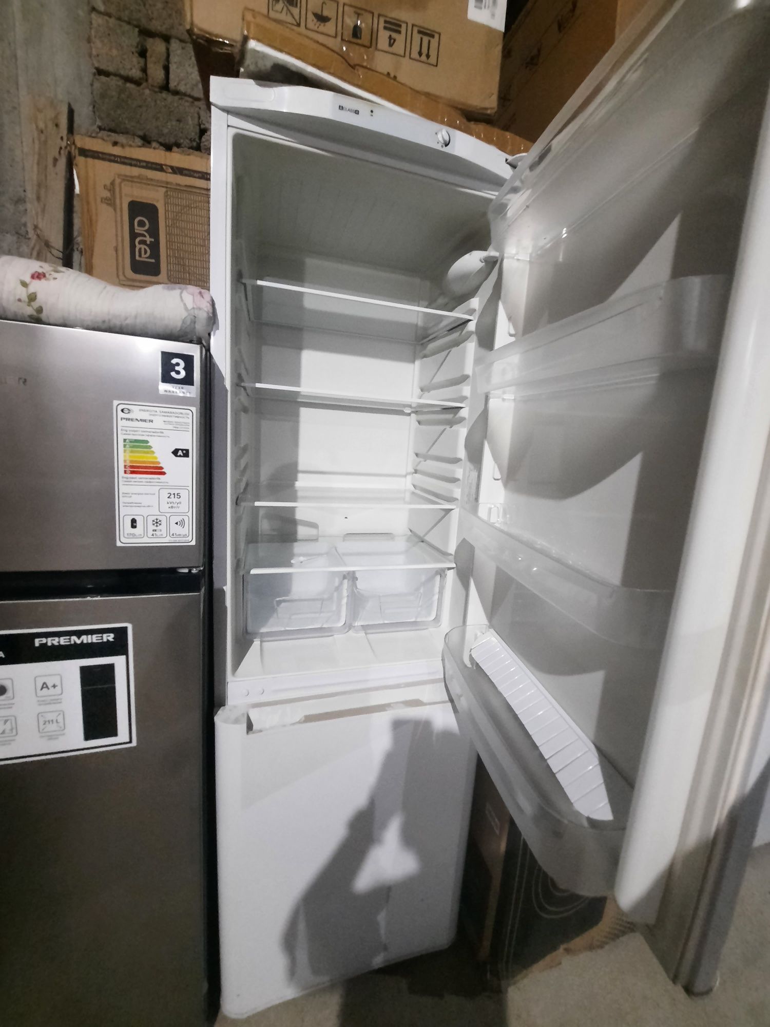 Продаётся холодильник INDESIT