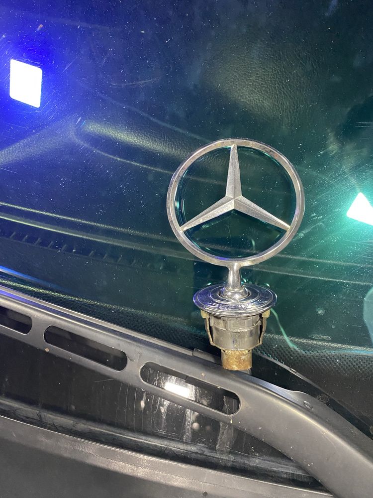 Оригинална емблема за преден капак мерник Мерцедес Mercedes
