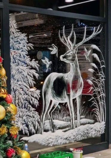 Роспись стен и окон к новому году ручная авторская работа художгиков