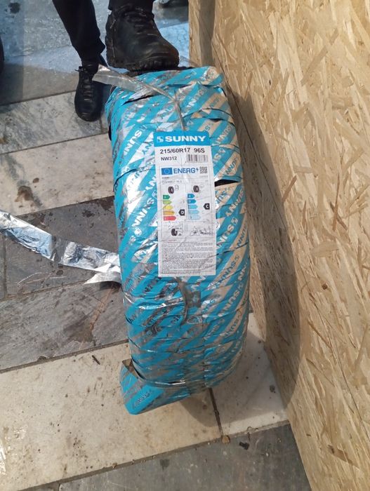 Продам 1 баллон липучка на 17