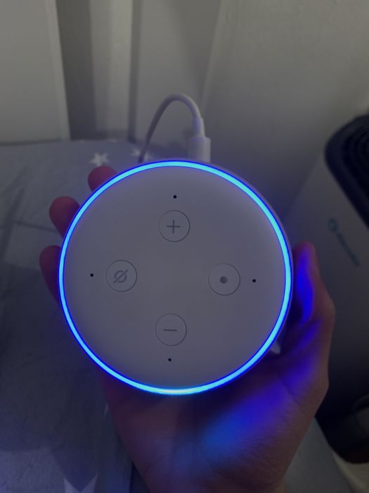 Amazon Alexa Echo dot 4 și 3