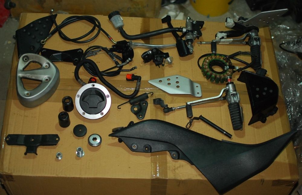 Cadru cu acte , motor + piese Kawasaki Z750 anii 2007 2012 stator