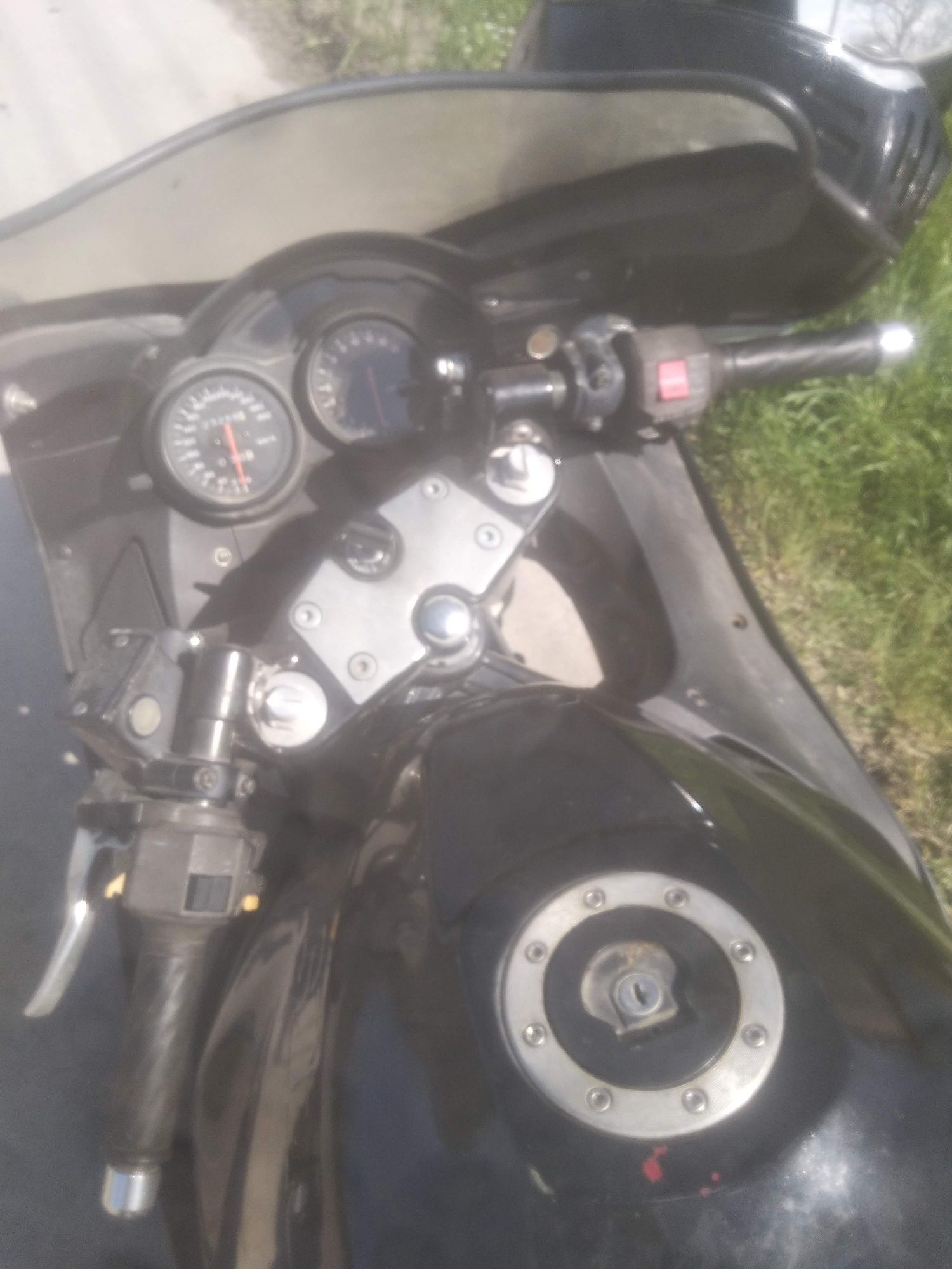 Suzuki rf 900r 1995 бартер за по малък пистов мотор
