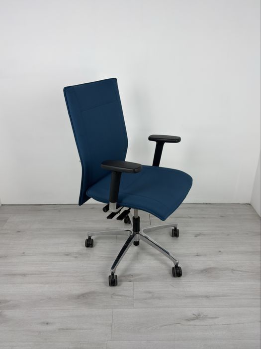 Ръководен офис стол от Dauphin за дома и офиса обзавеждане