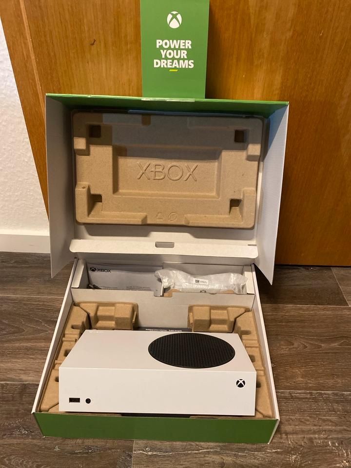 Xbox series S + два геймпада