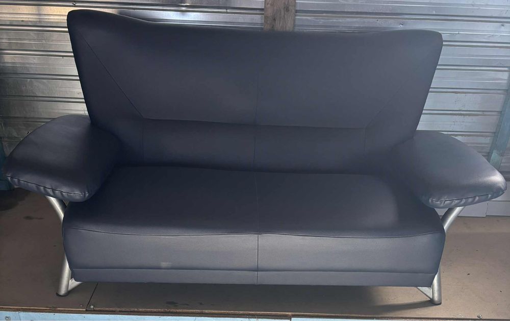 Canapele din piele in stare impecabila