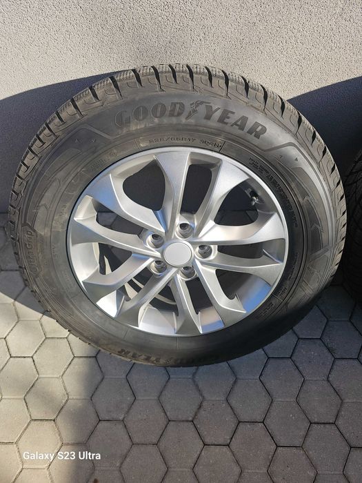 Джанти с зимни гуми 17цола за хюндай санта фе