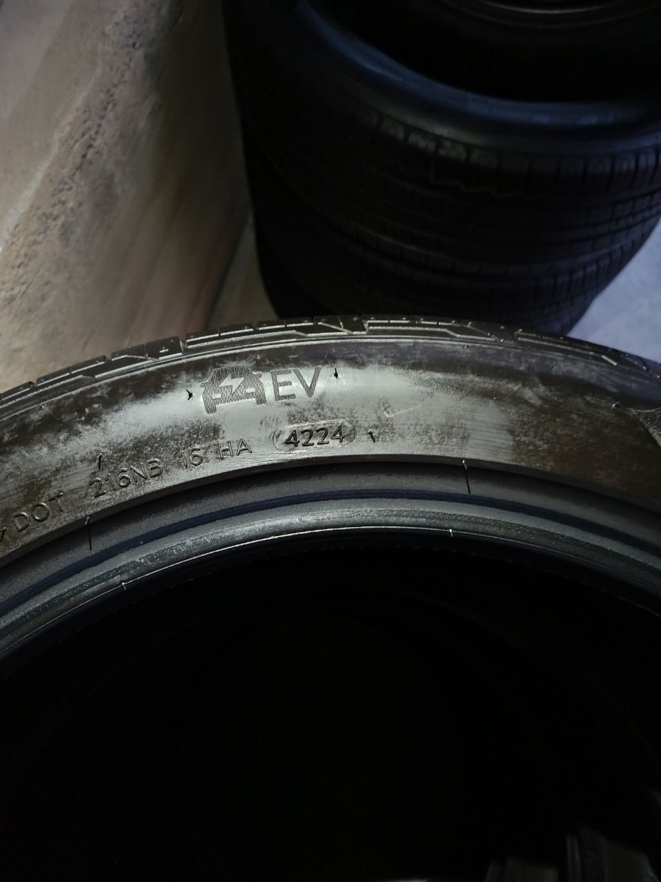 Hankook 255_45_20 4ta sastayana idyal