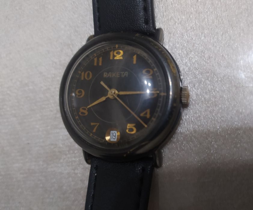 Продаётся мужские наручные часы механические