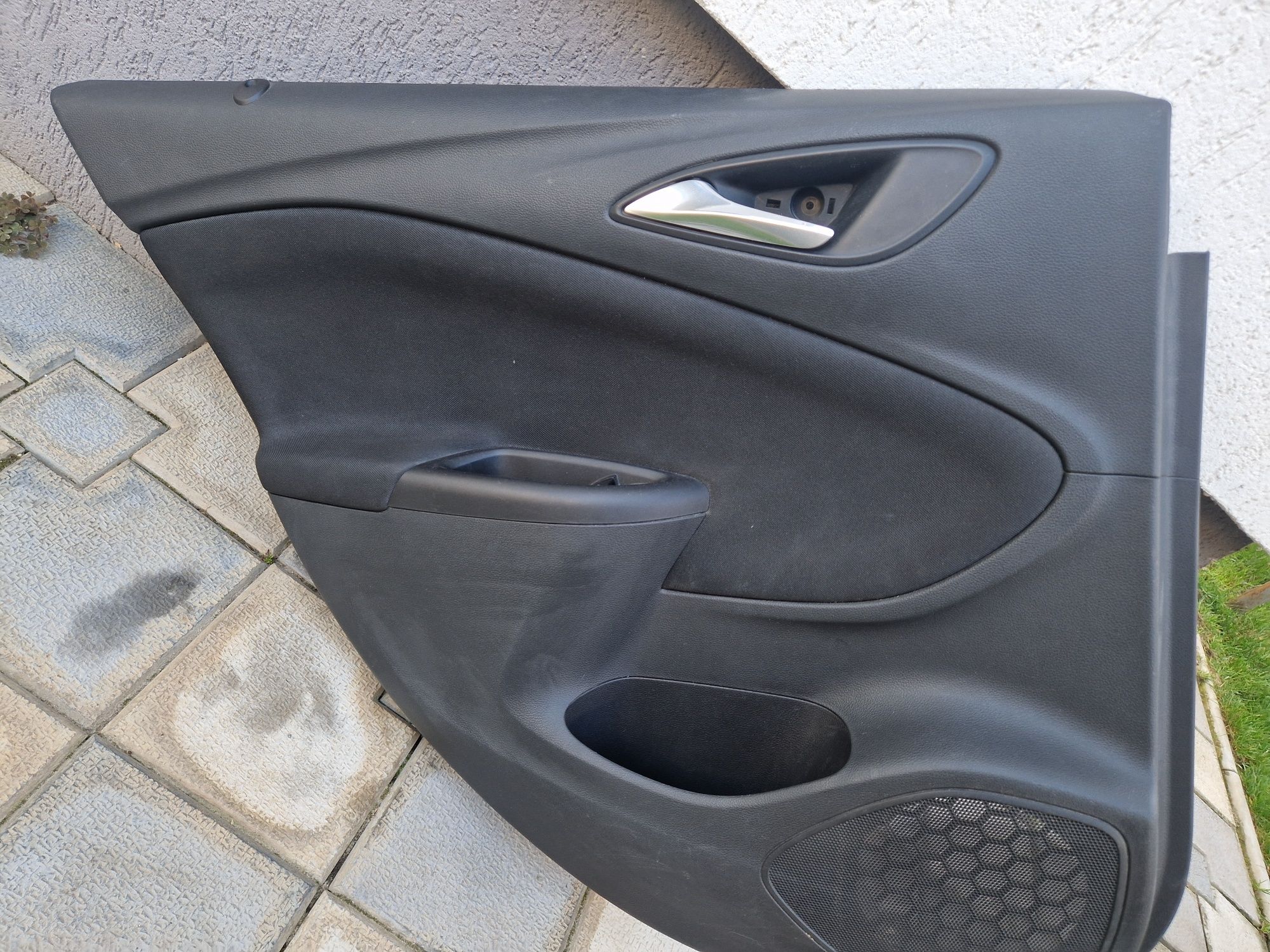 Vând fata de usa stânga spate opel astra k caravan