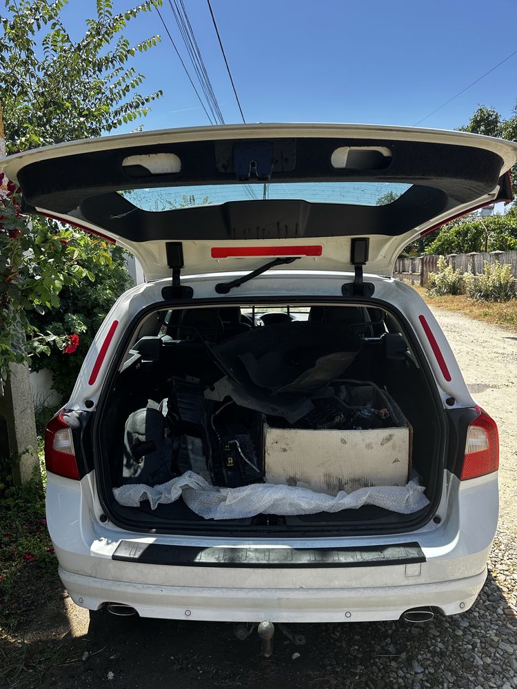 Vand Volvo V70 2.4d 2012 - motor defect