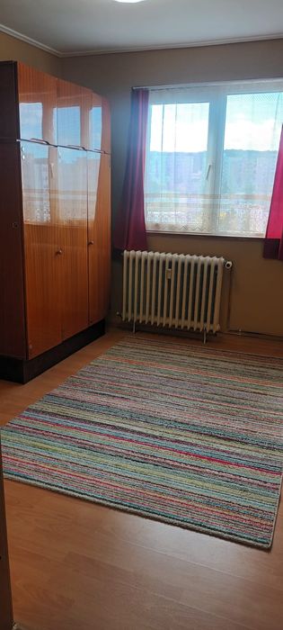 Inchiriez apartament 3 camere Manastur mobilat, cu loc de parcare.