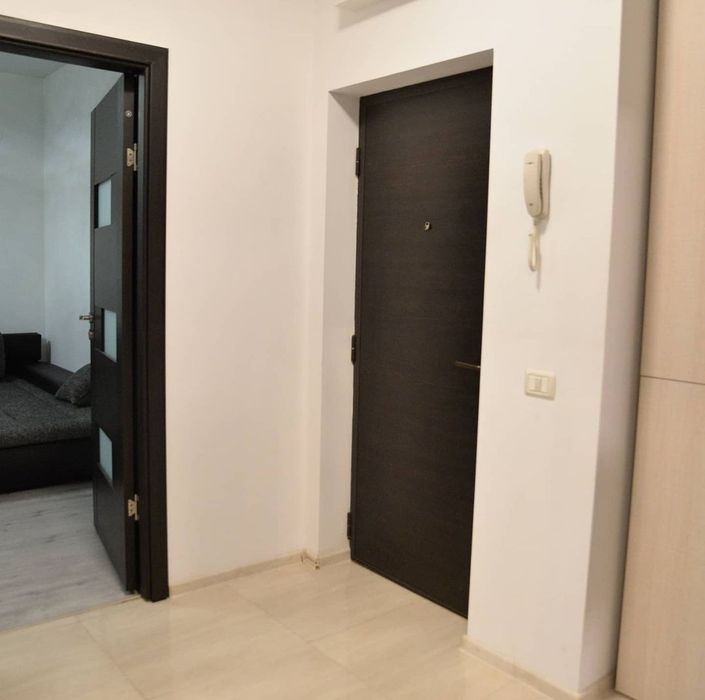 Inchiriez apartament Mamaia Nord, zona Alezzi 100m plajă. Termen lung