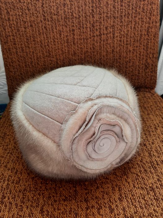 Шапка норковая продам.