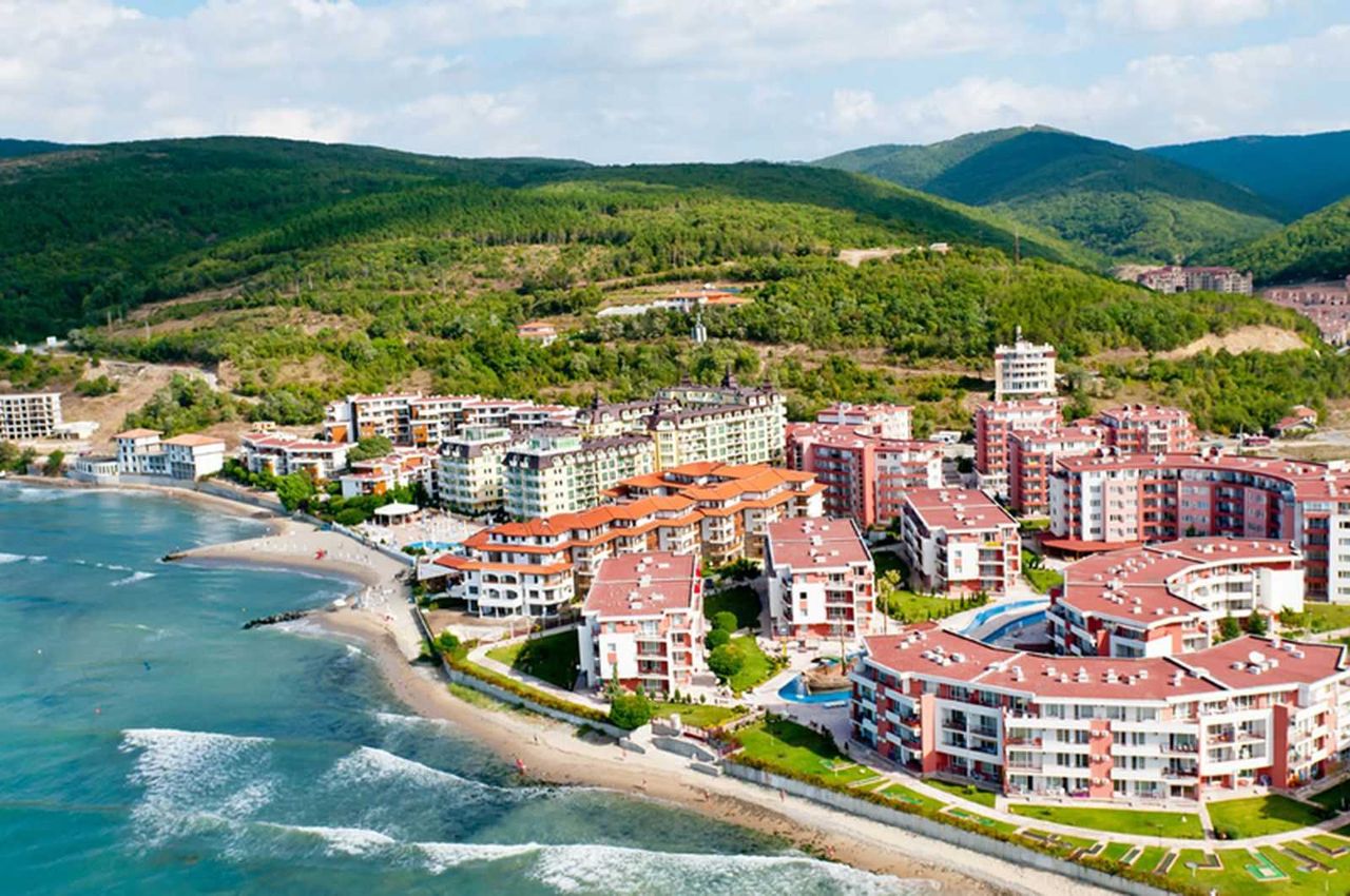 Продава се Тристаен апартамент в к.к. Елените - 95 кв.м за 1422 €/кв.м - Снимка #12