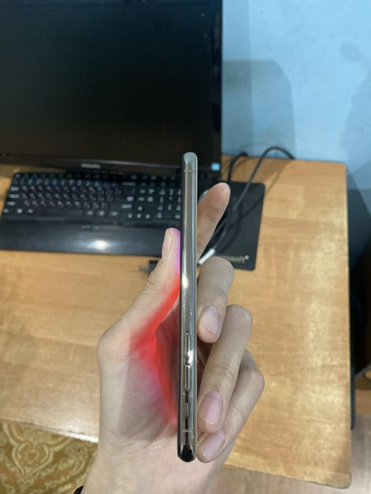 iPhone Xs в идеальном состояний
